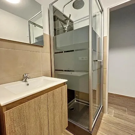 Tirou 5 Centre - Gare - Aeroport *